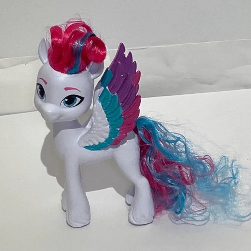 Hasbro Multicolor‎ My Little Pony Shining Adventures Zipp Storm Figure